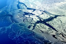 20140306_230749_ICE_ON_LAKE_ERIE_CANADA_side
