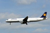 20150517_103418_LUFTHANSA_A321_D-AISI_approaching
