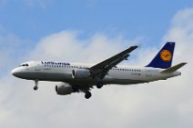 20150519_153903_LUFTHANSA_A320_D-AIPK_on_final