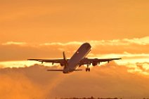 LUFTHANSA AIRBUS A321 TAKING OFF DURING SUNSET
