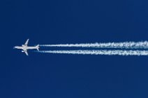 Lufthansa A321 in historic livery - in flight with vapor trail -04 Lufthansa A321 in historic livery - in flight with vapor trail -04.jpg