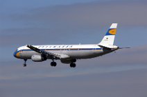P1240437 Lufthansa Airbus A321-100 D-AIRX im Retrodesign zu 50 Jahre Lufthansa in retro colors for the 50th anniversary of Lufthansa