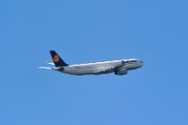 20120707_103651_A330-300_LH
