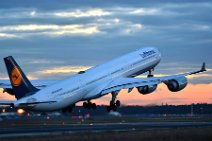 20140217_175659_LUFTHANSA_Airbus_A340-600_D-AIHL_take_off