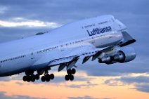 20140217_174536_LUFTHANSA_Boeing_B747-400_D-ABVX_take_off