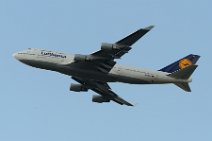 20150517_163535_LUFTHANSA_B747-400_D-ABVX_in_flight