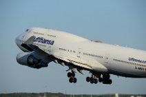 20160907_181522_LUFTHANSA_Boeing_B747-400_D-ABVY_take_off_RWY07C_EDDF