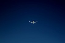 LUFTHANSA BOEING B747-400 IN FLIGHT LUFTHANSA BOEING B747-400 IN FLIGHT