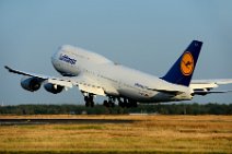 20160907_183103_LUFTHANSA_Boeing_B747-8_D-ABYJ_take_off_RWY07C_EDDF