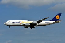 20150517_095429_LUFTHANSA_B747-8_Siegerflieger_D-ABYI_landing