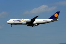 20150517_095431_LUFTHANSA_B747-8_Siegerflieger_D-ABYI_landing