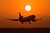 SUNSET LANDING BOEING MD11 LUFTHANSA CARGO