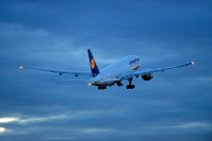 20140217_180302_LUFTHANSA_CARGO_Boeing_B777F_D-ALFB_take_off