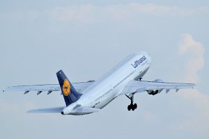 01 AIRBUS A300 + A310