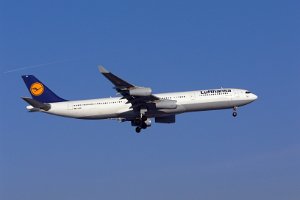 03 AIRBUS A330 + A340