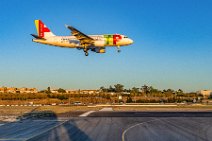 Air Portugal Airbus A319 - short final Lisbon Air Portugal Airbus A319 - short final Lisbon