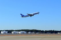 20150108_ANA_BOEING_B767_NARITA_JAPAN01