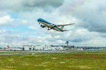 Vietnam Airlines Bpeing B787 taking off in EDDF 01 Vietnam Airlines Bpeing B787 taking off in EDDF 01