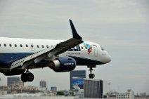 20130107_160336_AZUL_Embraer_ERJ_190-100_in_SBRJ