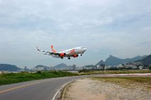20130107_160727_GOL_Transportes_Aereos_Boening_B737-800_in_SBRJ