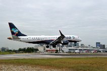 20130107_161211_AZUL_Embraer_ERJ_190-100_in_SBRJ