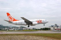 20130107_162737_GOL_Transportes_Aereos_Boening_B737-800_in_SBRJ