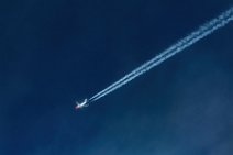 Norwegian - Boeing B737 - in flight with vapor trail Norwegian - Boeing B737 - in flight with vapor trail.jpg