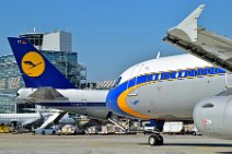 LUFTHANSA RETRO LIVERY A320 + B747-8 1