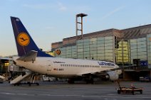 20160907_193618_LUFTHANSA_B737_D-ABED_at_the_Gate_EDDF