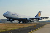 20160907_181518_LUFTHANSA_Boeing_B747-400_D-ABVY_take_off_RWY07C_EDDF