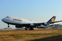 20160907_181519_LUFTHANSA_Boeing_B747-400_D-ABVY_take_off_RWY07C_EDDF