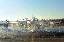 BOEING B747 DE-ICING IN EDDF 3