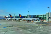 20130112_171744_Lufthansa_at_Terminal_A0_EDDF