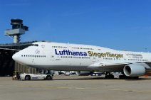 20160907_154358_LUFTHANSA_B747-8_D-ABYK_Siegerflieger_Olympia_Mannschaft