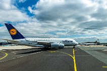 Lufthansa Airbus A380 meets Lufthansa Airbus A321 - EDDF Lufthansa Airbus A380 meets Lufthansa Airbus A321 - EDDF