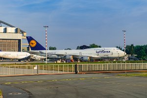 05 BOEING B747-400