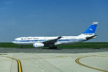 Kuwait Airways Airbus A330 in LFPG Kuwait Airways Airbus A330 in LFPG.jpg