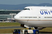 20150517_100825_UNITED_B747_on_tow