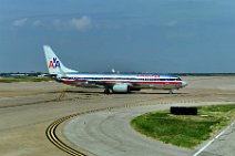 AMERICAN AIRLINES BOEING B737 AMERICAN AIRLINES BOEING B737