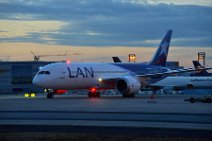 20140217_175210_LAN_Boeing_B787