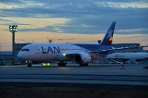 20140217_175212_LAN_Boeing_B787