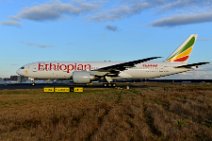 20140217_164045_ETHIOPIAN_AIRLINES_Boeing_B777-200LR_2