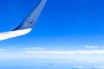 SHARKLET of Lufthansa Airbus A320 over Aeolian Islands - Italy 03 SHARKLET of Lufthansa Airbus A320 over Aeolian Islands - Italy 03.jpg