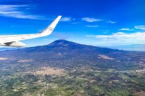 SHARKLET of Lufthansa Airbus A320 with smoking Mount Etna - Sicily - Italy 07 SHARKLET of Lufthansa Airbus A320 with smoking Mount Etna - Sicily - Italy 07.jpg