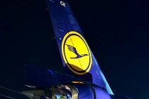 20140217_201344_LUFTHANSA_CARGO_MD11_engine_maintenance