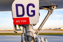 Front wheel of Airbus A321 in tow truck Front wheel of Airbus A321 in tow truck.jpg