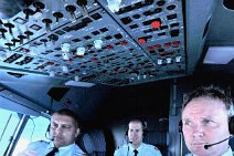 20110807_195740_3-Mann-Cockpit