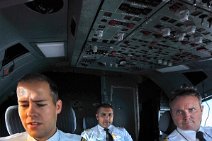 20110807_232429_3-Mann-Cockpit