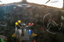 Flight Deck of McDonnell Douglas DC-3 Lufthansa 02 Flight Deck of McDonnell Douglas DC-3 Lufthansa 02.jpg