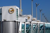 P1050054 Fluggastbruecken am Terminal 2 des Flughafen Muenchen